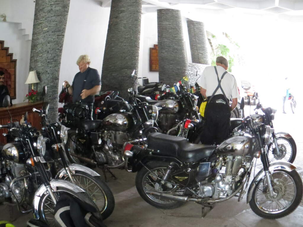 Las Royal Enfield en Manali, ready to go !