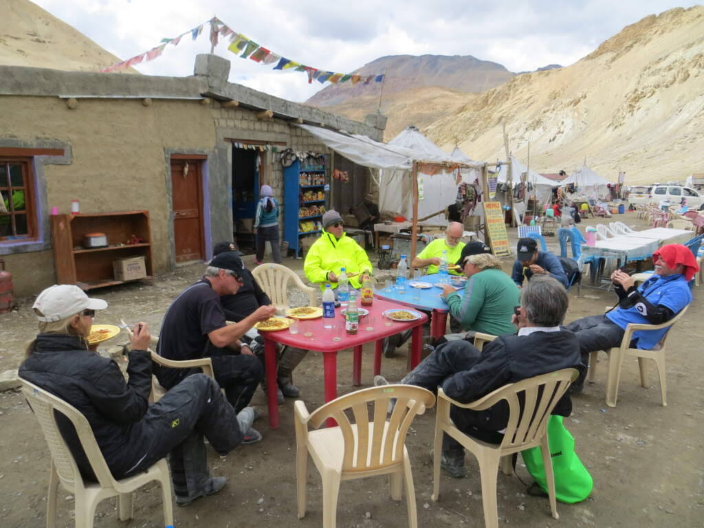 En cualquier sitio había un chiringuito y aparcábamos a por su te y algunas provisiones mas