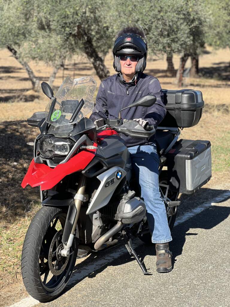 Mi amigo Miguel entre los olivos