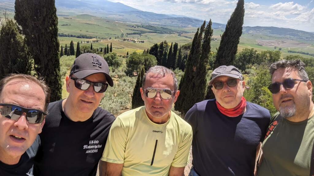 Los cinco amigos que hicimos el viaje a Paciano, en Umbria