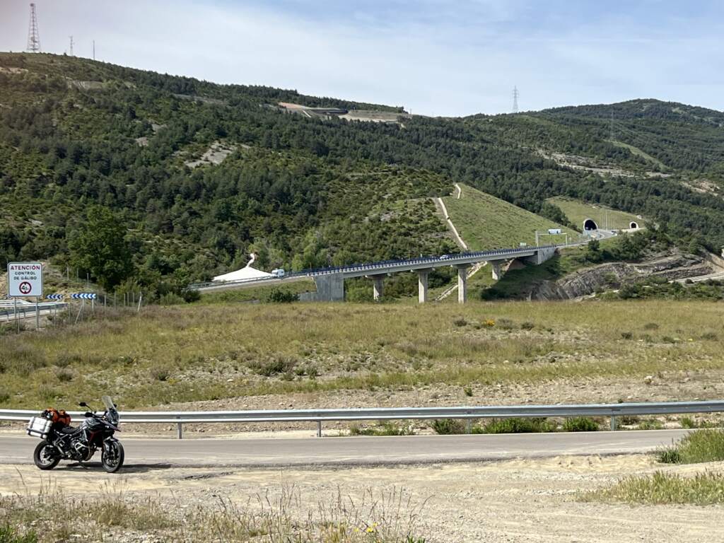 Subiendo por Nueno, antes de pasar por el puerto de Monrepós, yendo al Col de Pórtalet, camino de Saint Savin en Francia via Col d'Aubisque