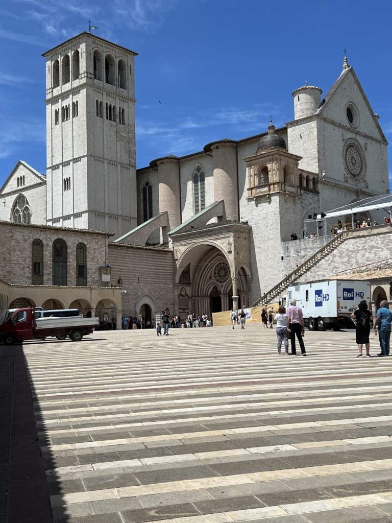 La basílica de San Francisco de Asis, en Assisi, una maravilla Patrimonio de la Humanidad