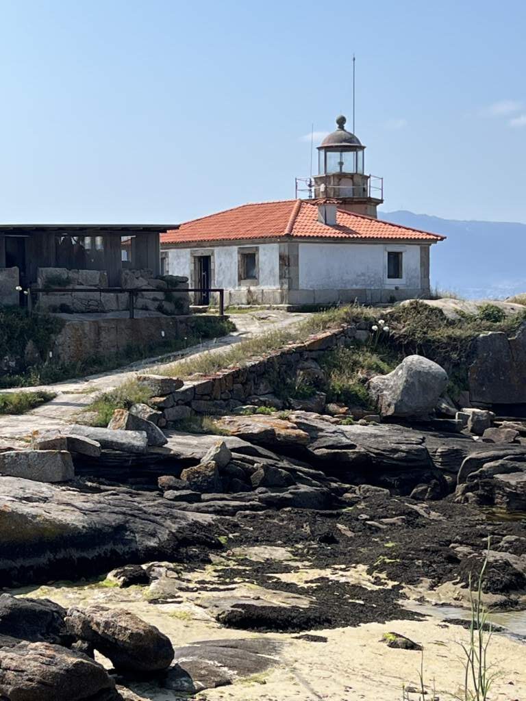 Uno de los faros que recorrimos en la Ruta de los Faros por Cantabria, Galicia y la Costa Cantábrica