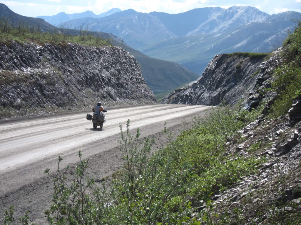Pasando el Atingun pass, en el km 244 de la Dalton Highway, ay a 328 kms de Fairbanks