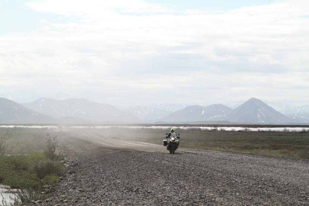 Aqui se me ve con mi moto BMW 1200 GS en Alaska en la Dalton Highway