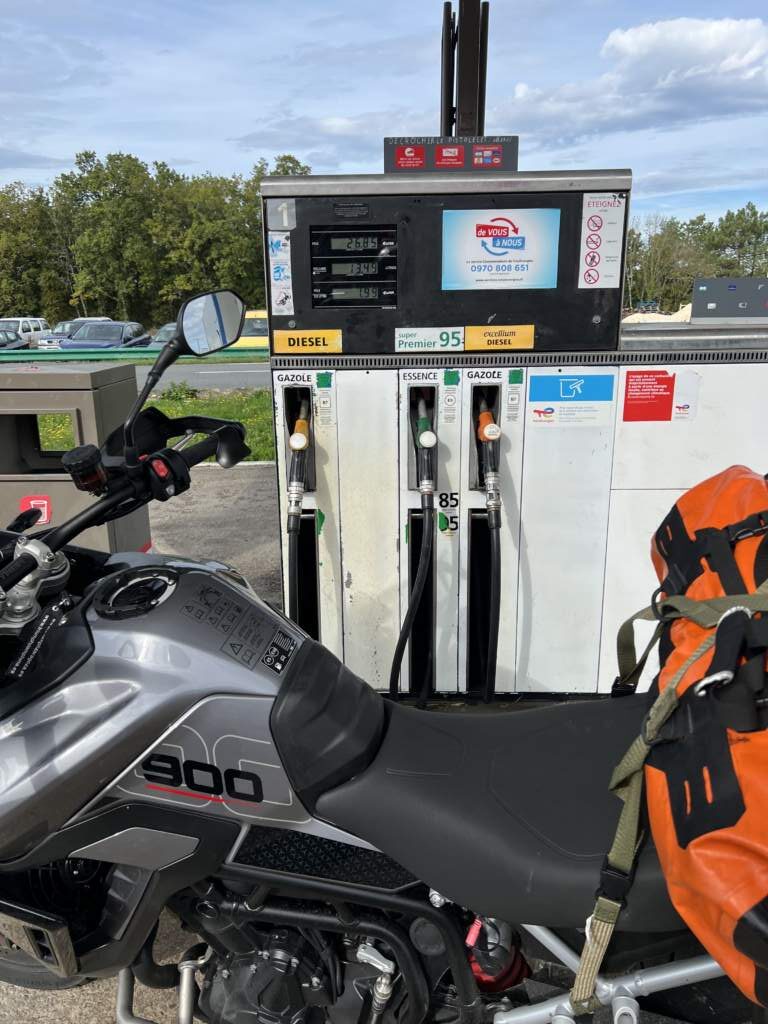 Cerca de Bayona la gasolina a 1.95€, uff, super cara