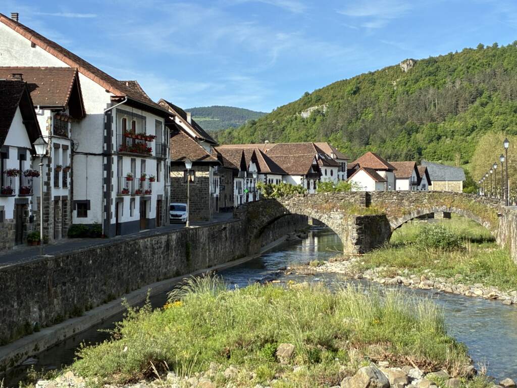 Ochagavía, en el pirineos navarro, un pueblo con mucho estilo y tranquilo (excepto en veano=