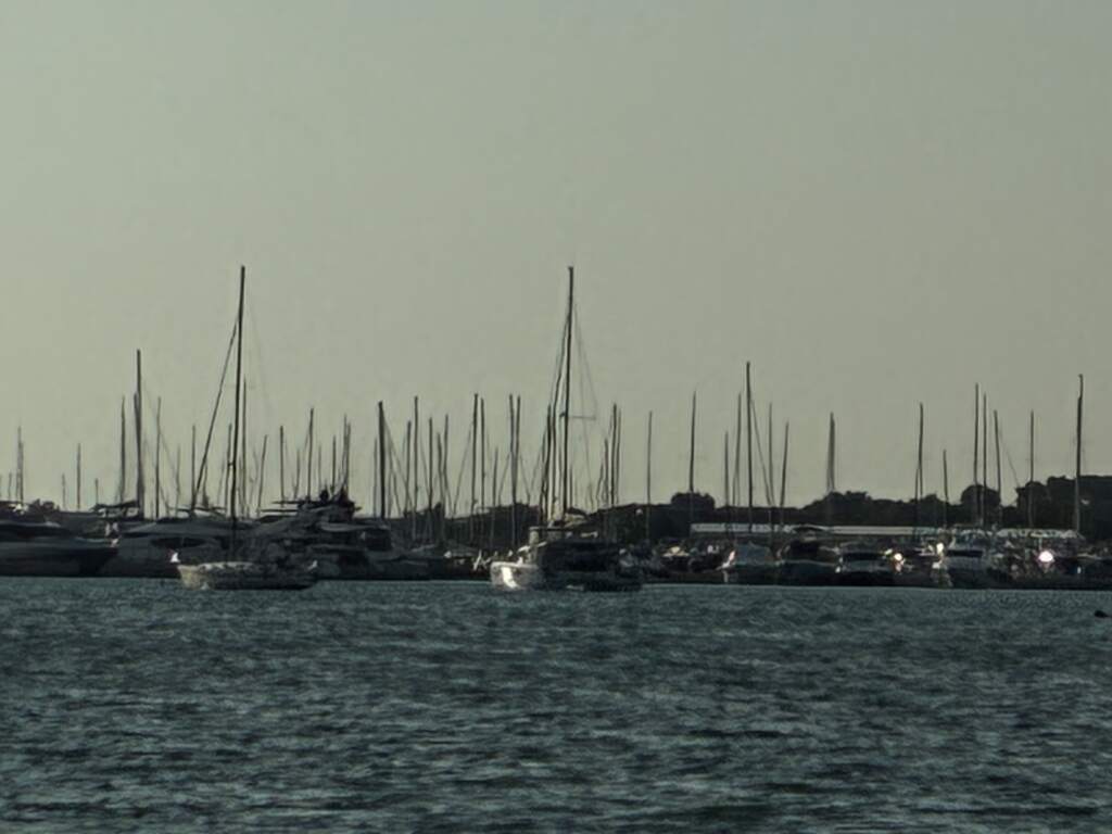 Pueblecito al sur de Zadar - Un pueblo pequeño y un puerto deportivo enorme. El sitio era precioso, pero no había nadie ese día.