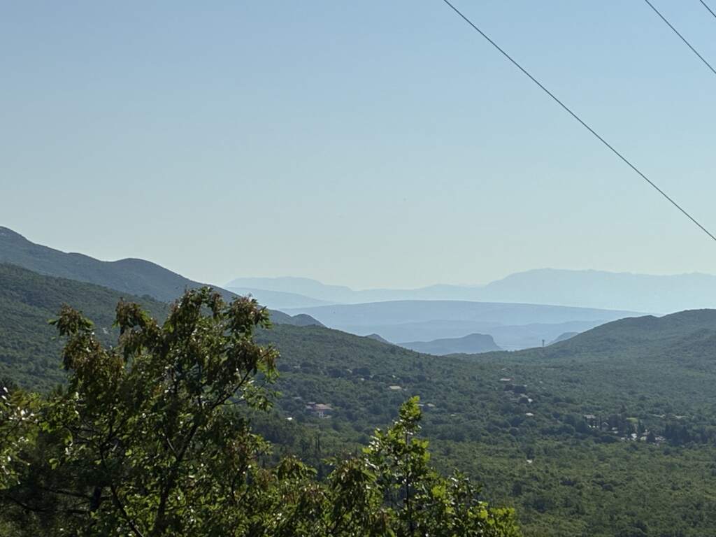 Saliendo de Medjugorje en Bosnia, tomé una carretera muy locales, pero muchos paisajes ... profundos