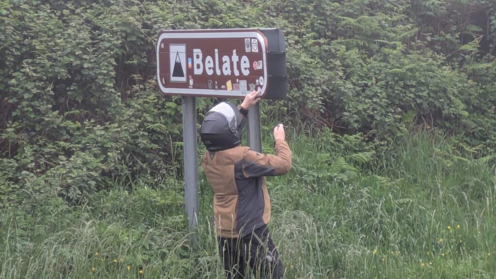 Camino del primer puerto hacia Francia, pasamos por el Puerto de Bálate, donde vimos a poca gente ya que han construido una autovía.