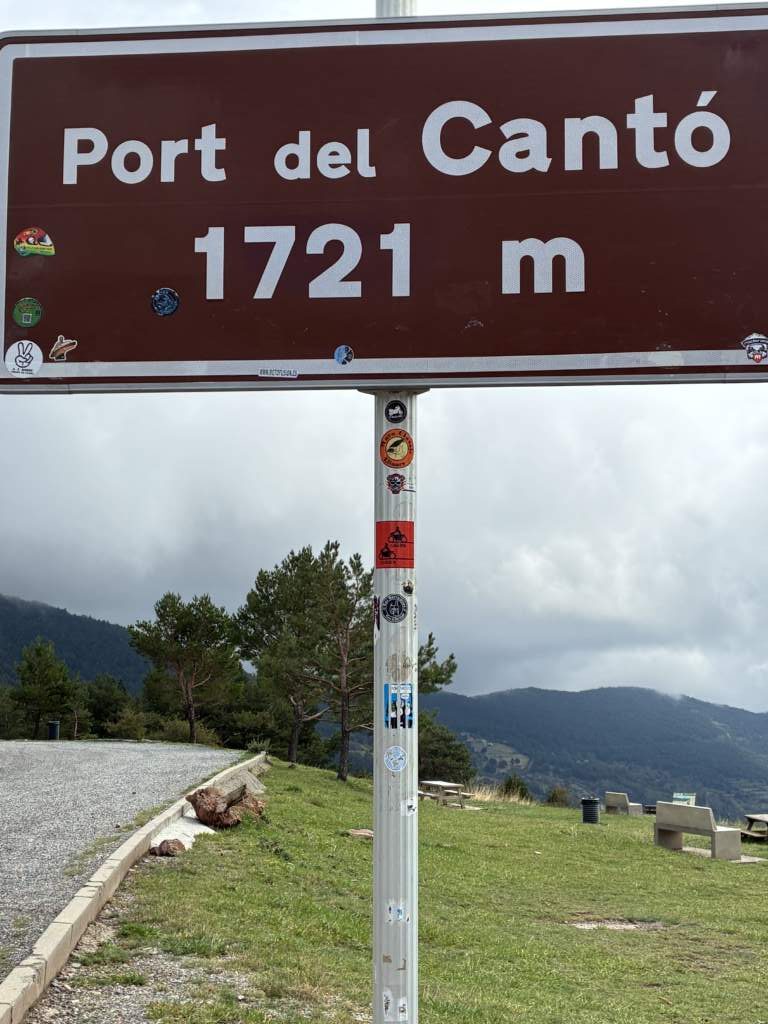 Pasamos varios puertos, y este el de Cantó estaba en la carretera entre Sort y la Seo d’Urgel.