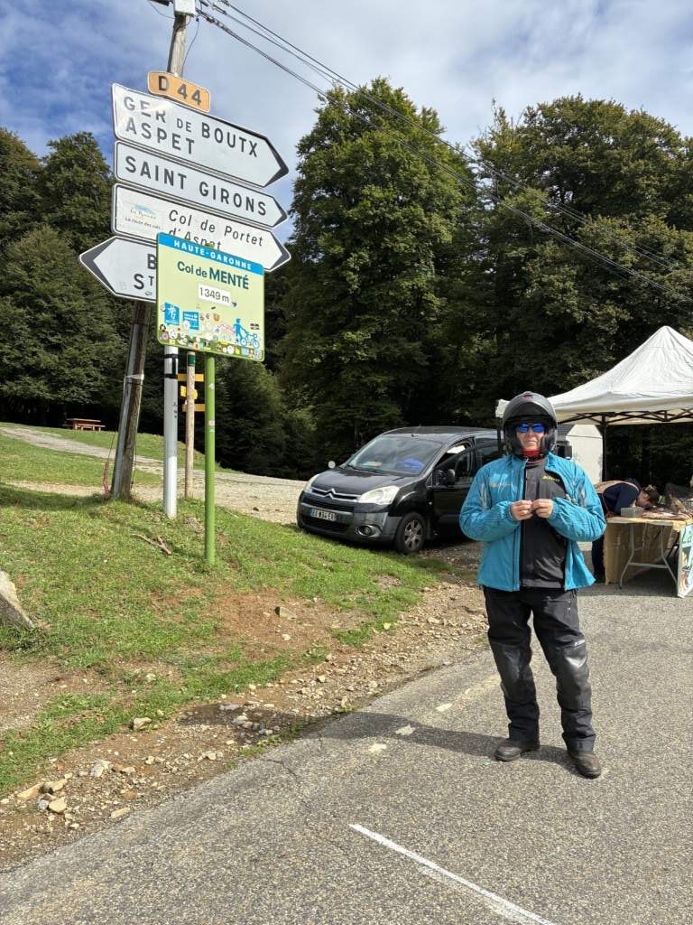 En el Col de Menté, con sus curvas de 180 grados, yendo a Saint Girons