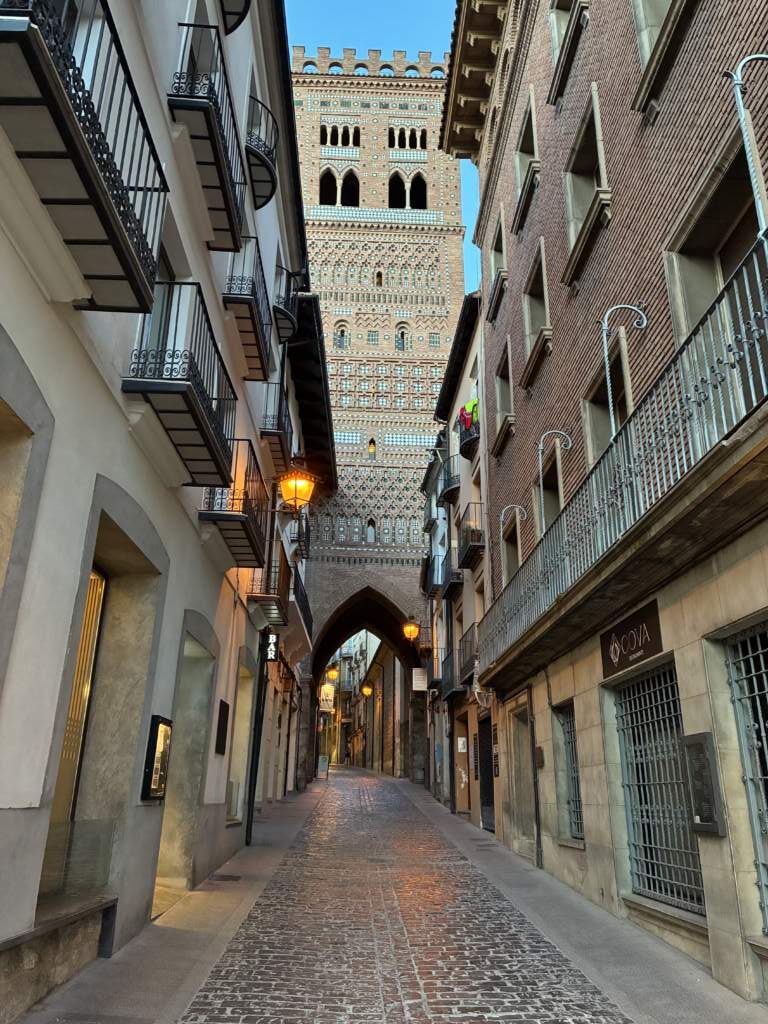 Terual y su mudéjar, con la Torre del Salvador