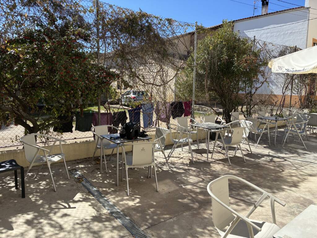 Un bar en un pueblo perdido al salir de Puertollano, donde tome un desayuno prefecto yendo a Sierra Morena