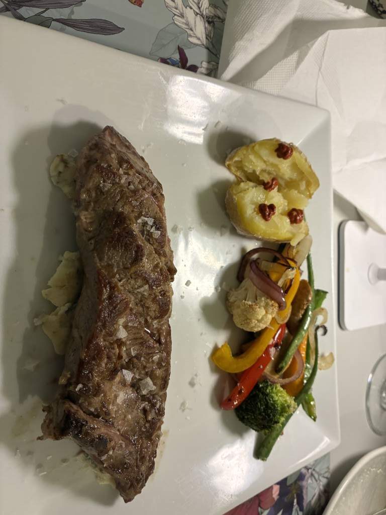 ¿Que decir de este pedazo de carne? Espectacular. Maravilla de restaurante Agustina en Cazalla de la Sierra