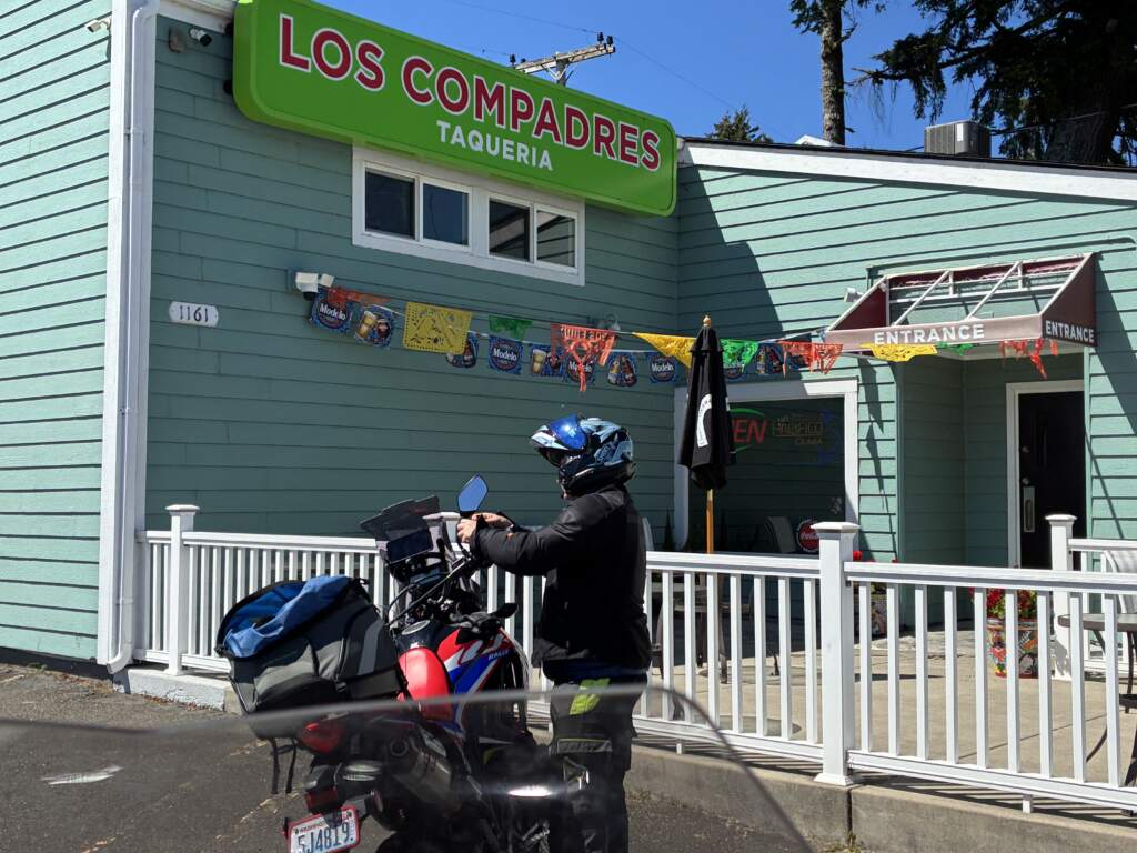 Parando a comer en una taquera mejicana en el camino a Redwoods state park