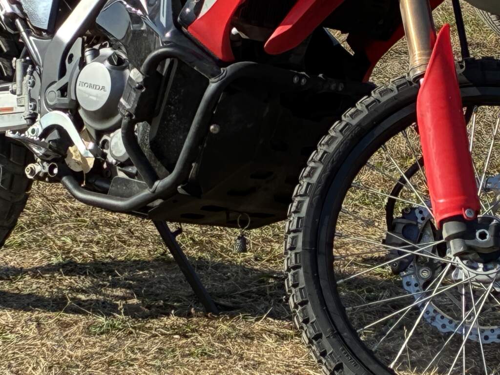 El mito del Gremlin y la campanilla debajo de las motos, lo que significa y como la obtienes