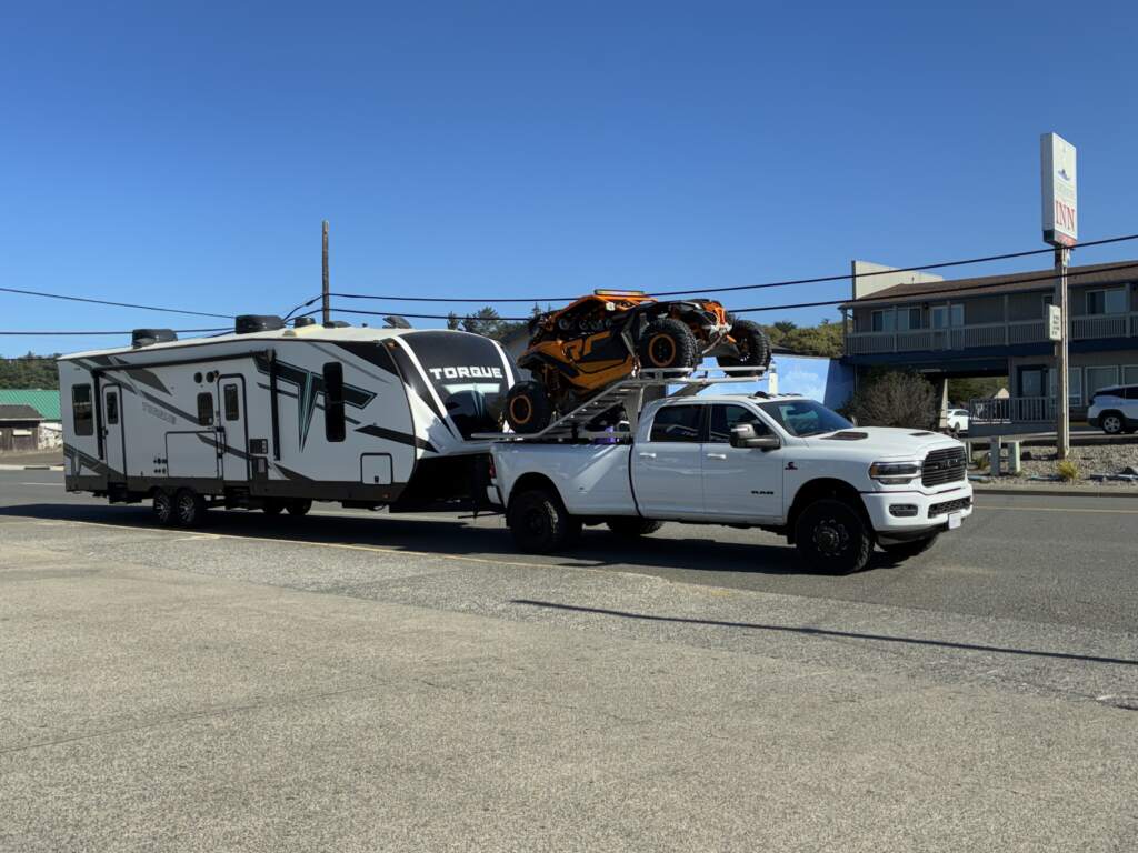 Caravanas de todo tipo, a cuál más grande si cabe: desde dos a tres ejes, un espectáculo