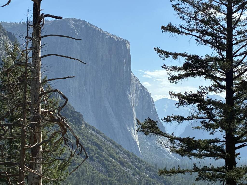 El Capitan, imponente, majestuoso con sus 914 metros de pared recta a 2300 m de altitud